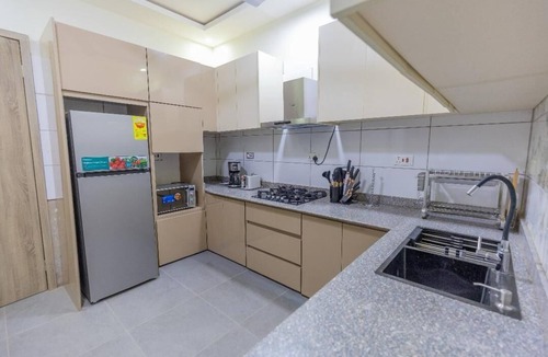 Accra Apartment | Bright 2-bedroom apartment with AC in pleasant Accra neighborhood