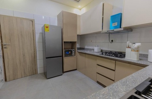 Accra Apartment | Bright 2-bedroom apartment with AC in pleasant Accra neighborhood