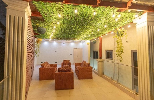 Accra Apartment | Bright 2-bedroom apartment with AC in pleasant Accra neighborhood