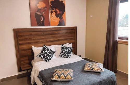 North Ridge House | Budget-friendly Hotel in the heart of the city!