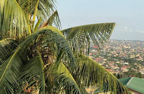North Legon Apartment | Calm Hillside Swimming Pool Villa Apartment