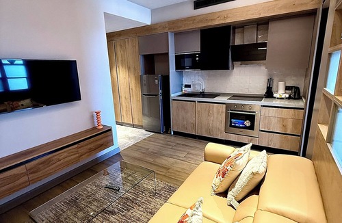 Cantonments Apartment | Cantonments/Diamond studio/pool close to airport 24hr security