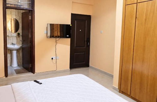 Teshie Hotel | Central Sun-Kissed 1BR 1BT Wi-Fi TV Alpha Haven
