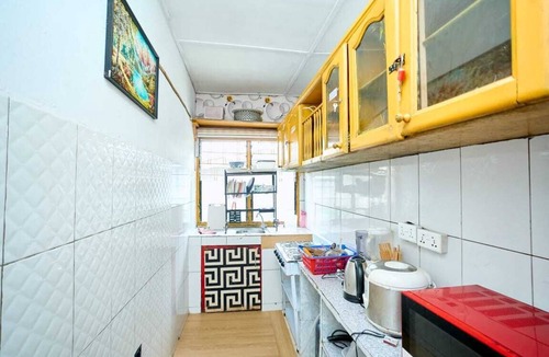 Accra Apartment | Charming 1-bedroom and 2 bedroom apartment with AC in vibrant Lapaz Tabora,Accra