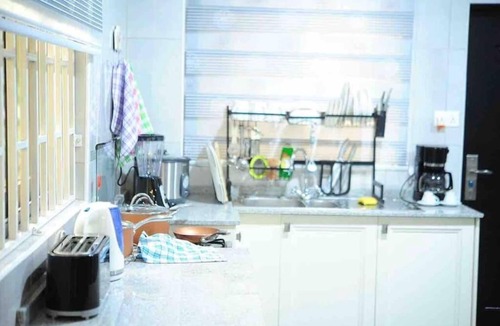 Accra Apartment | Charming 2-bedroom apartment with WiFi and AC in vibrant Accra