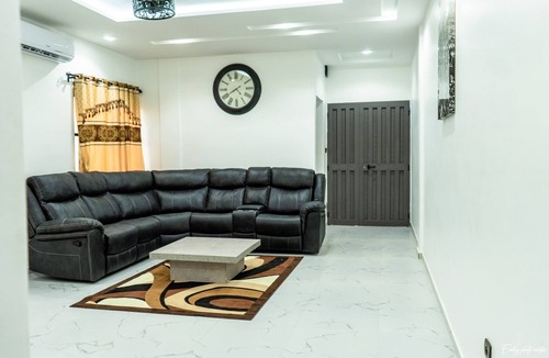 Lome Apartment | Charming 2-bedroom apartment in gorgeous Lomé with AC, WiFi agent security
