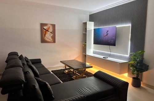 Accra Apartment | Charming 3-bedroom apartment with AC in Accra Oyarifa