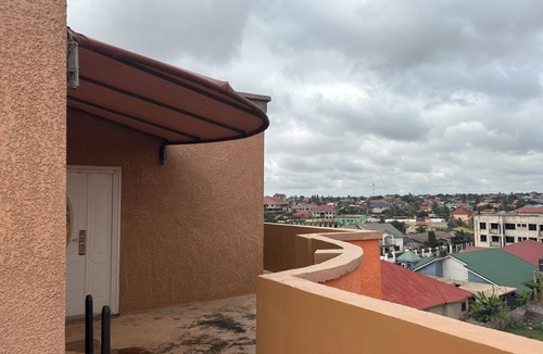 Osu Klottey Apartment | Charming Pent house 1-bedroom apartment with kitchen, hall and office for a fee