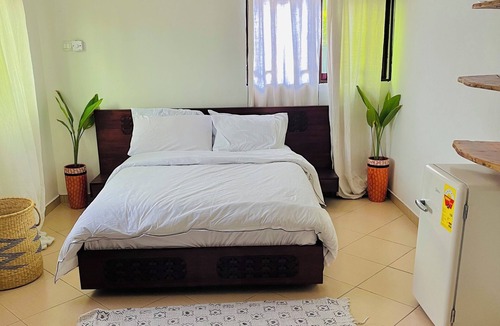 Accra Apartment | Chic 1-bedroom apartment in marvelous Accra with housekeeping, WiFi