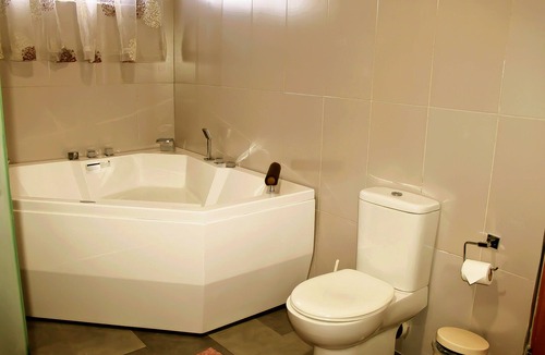 Obuasi Hotel | Clean & Serene Atmosphere for Business and Leisure