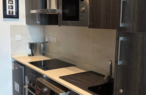 Cantonments Apartment | Comffy Cozzy Studio Embassy Gardens, Accra