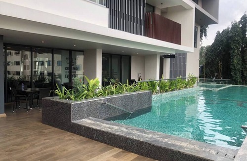 North Ridge Apartment | Comfortable and super central apartment with pool and gym facilities in house