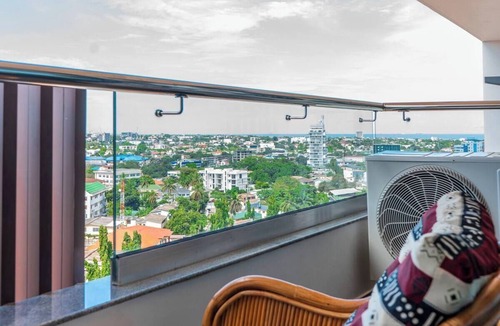 North Ridge Apartment | Comfortable and super central apartment with pool and gym facilities in house