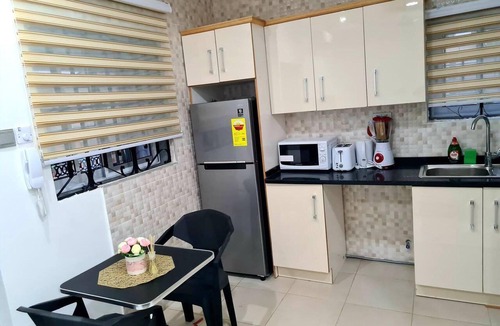 Adenta Apartment | Comfy & Cozy Hideout ~ Close to Highway ~parking