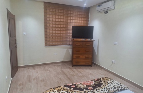 North Legon Apartment | Cozy 1-bedroom apartment in perfect Greater Accra with AC, Fibre Internet