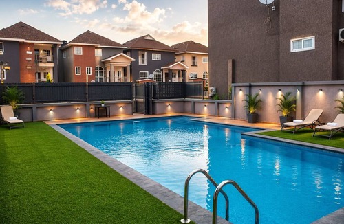 North Ridge Apartment | Cozy 2-bedroom apartment in marvelous Accra with AC
