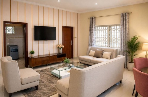 North Ridge Apartment | Cozy 2-bedroom apartment in marvelous Accra with AC