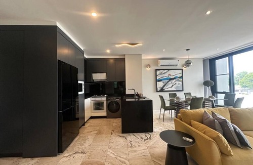 Labone Apartment | Cozy 2BR Apartment in Upscale Labone, Accra - (Renner’s Place)