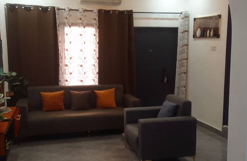 Sunyani Apartment | Cozy chamber & hall apartment in Sunyani with AC, free WiFi & furnished kitchen