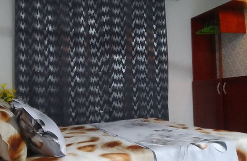 Sunyani Apartment | Cozy chamber & hall apartment in Sunyani with AC, free WiFi & furnished kitchen