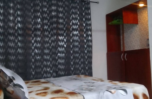 Sunyani Apartment | Cozy chamber & hall apartment in Sunyani with AC, free WiFi & furnished kitchen