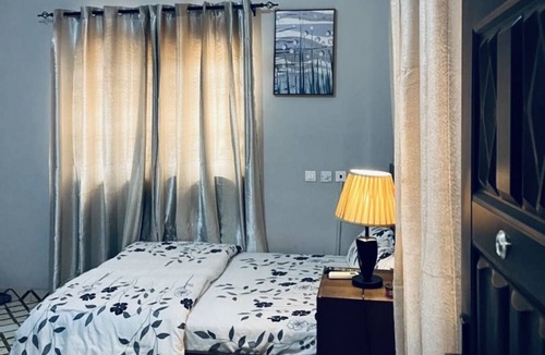 Osu Klottey Apartment | Cozy Condo at Comm 20 Spintec - Accra