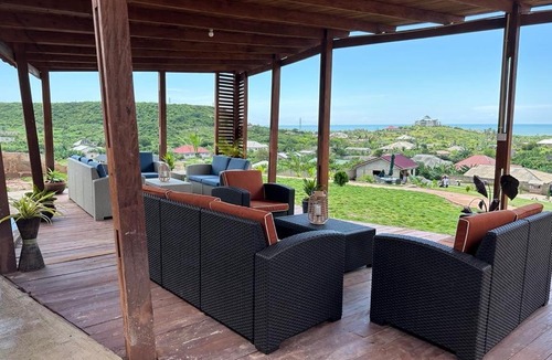 Biriwa Bed & Breakfast | Cozy Hill Gardens