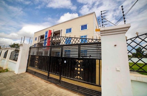 Accra Apartment | CZECH HOUSE - furnished 2 or 3 bdrm apt in Accra