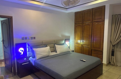 Kumasi House | D Barfi Executive Lodge