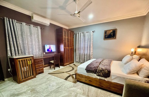 Tema Hotel | Dafika Lodge