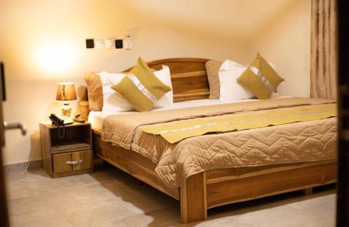 Koforidua Hotel | De-Ofosu Plaza Hotel