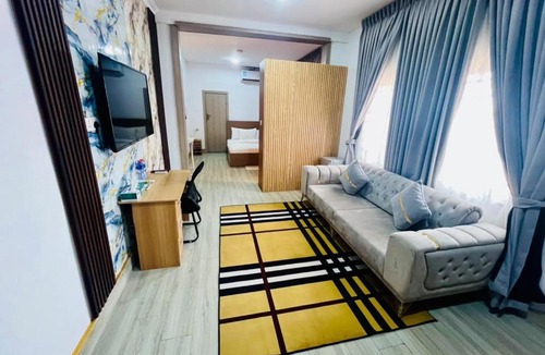 Kumasi Hotel | EK's Peak