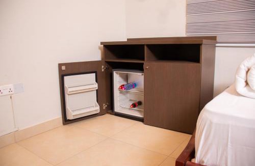 Nungua Hotel | El-King Home Lodge