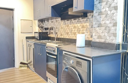 Teshie Apartment | Elegant 2 BR@ BATH @ Sapphire Suites
