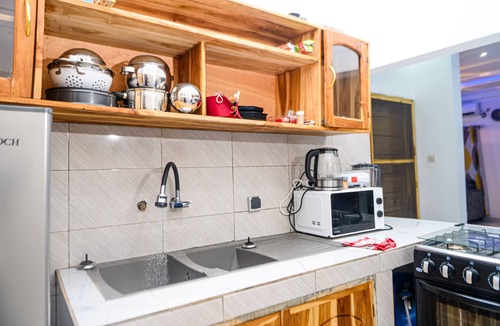 Lome House | Elegant House near the Beach in Lomé, agbavi – A/C & Wi-Fi Included