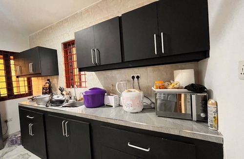 Eastern Region Apartment | Enchanting 3-bedroom apartment with AC in Somanya