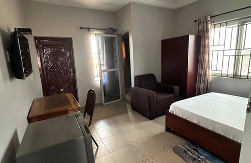 Kumasi Hotel | ESTHEMERS ROYAL HOTEL