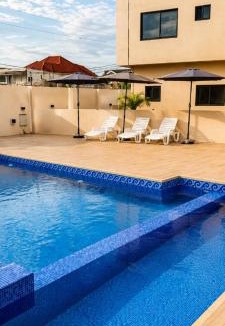 Madina House | Executive Cozy Suite at THE HIDDEN DOMUS I Saltpond Suite