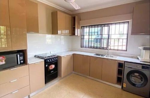 North Legon Apartment | Family home in Adenta, Accra in a quite neighbourhood, 30 mins from the Airport.