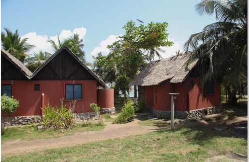 Busua Hotel | FANTAS FOLLY BEACH LODGE