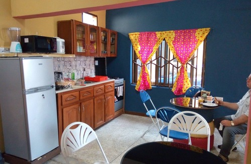 Labone Hostel | Feehi's Place - Hostel