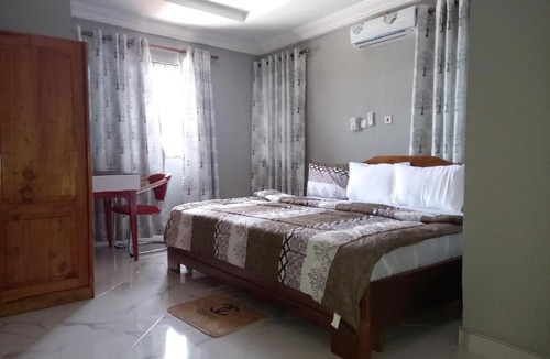 Tarkwa Hotel | Felman Hotel