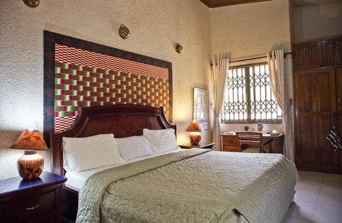 Kumasi Bed & Breakfast | Four Villages Inn