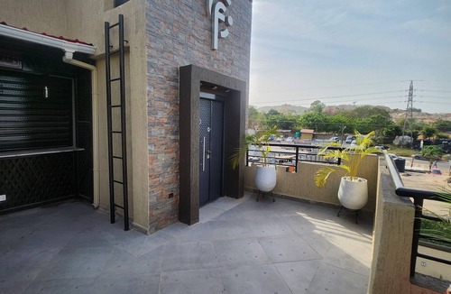 Accra Apartment | Frennin Court is a luxury apartment's in Accra. 20 minutes drive to the airport.