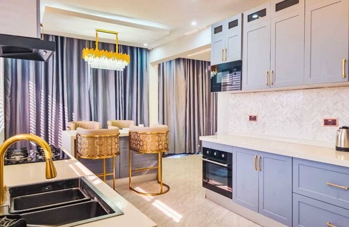 Sekondi-Takoradi Apartment | Fully-service modern lux 2-bedroom apartment with rooftop swimming pool and bar