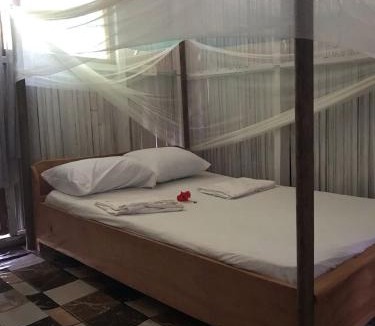 Akwidaa Cabin | Garden Lodge - Cape Three Points