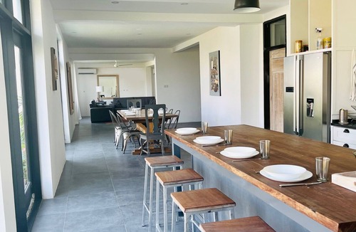North Ridge House | Gated 4BR Villa w/Caretaker – North Ridge, Accra