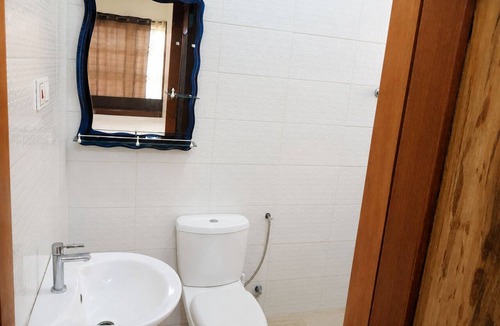 Ejisu House | Gated Cozy 1BR 1BT Wi-Fi Laundry Kitchen Tv n More