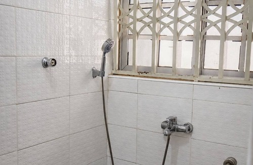 Ejisu House | Gated Cozy 1BR 1BT Wi-Fi Laundry Kitchen Tv n More