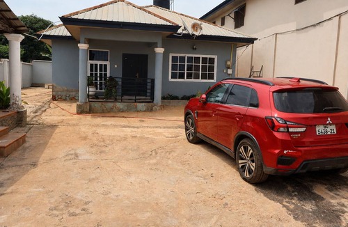 Ejisu House | Gated Cozy 1BR 1BT Wi-Fi Laundry Kitchen Tv n More